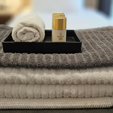 Hotel Elvezia - Self Check-in